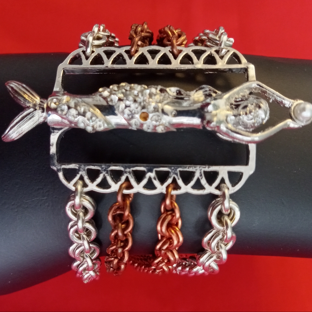 Chainmaille Bracelet with Mermaid Clasp